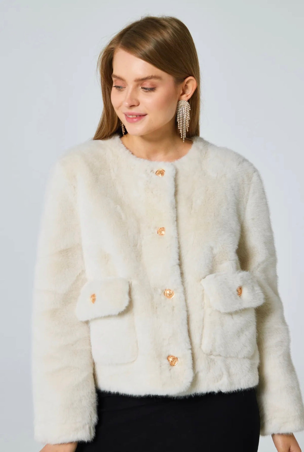 Manteau court femme en fausse fourrure à boutons dorés FRIME