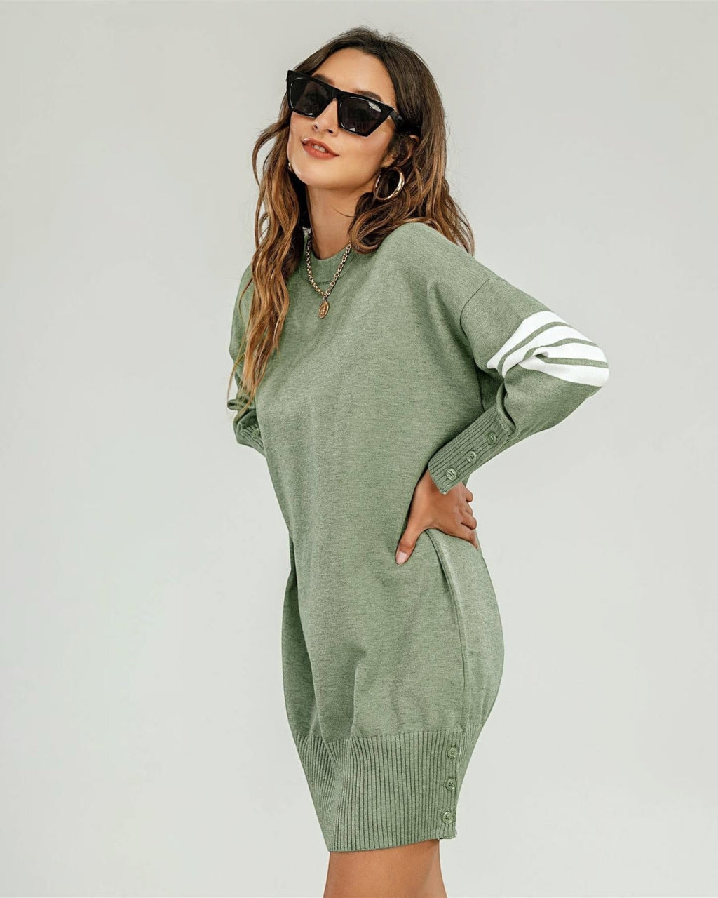 Robe pull tunique en maille à rayures blanches en olive  FS collection