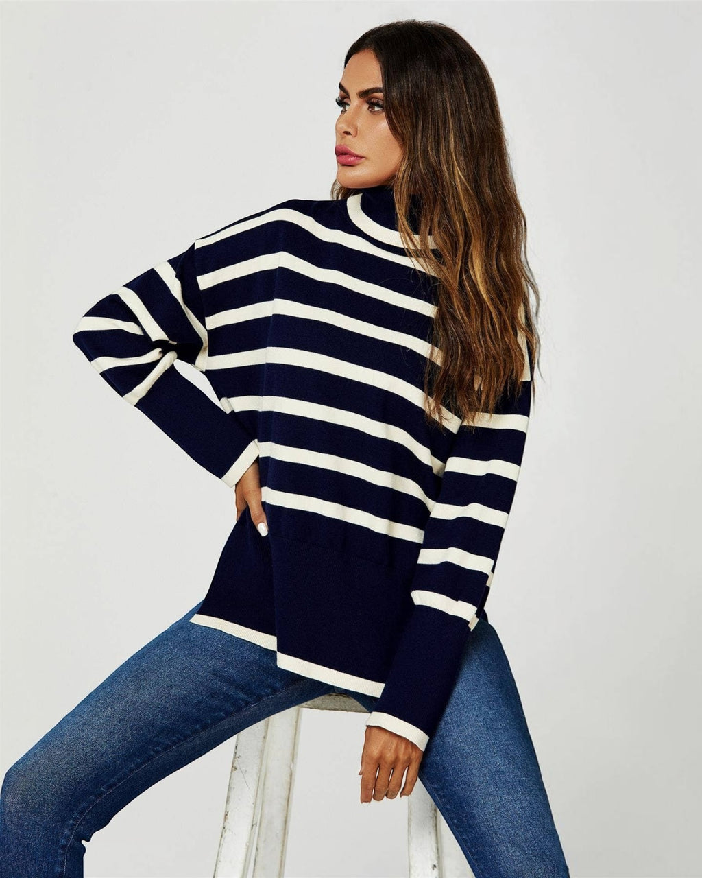 Pull à col roulé à rayures en bleu marine  FS collection