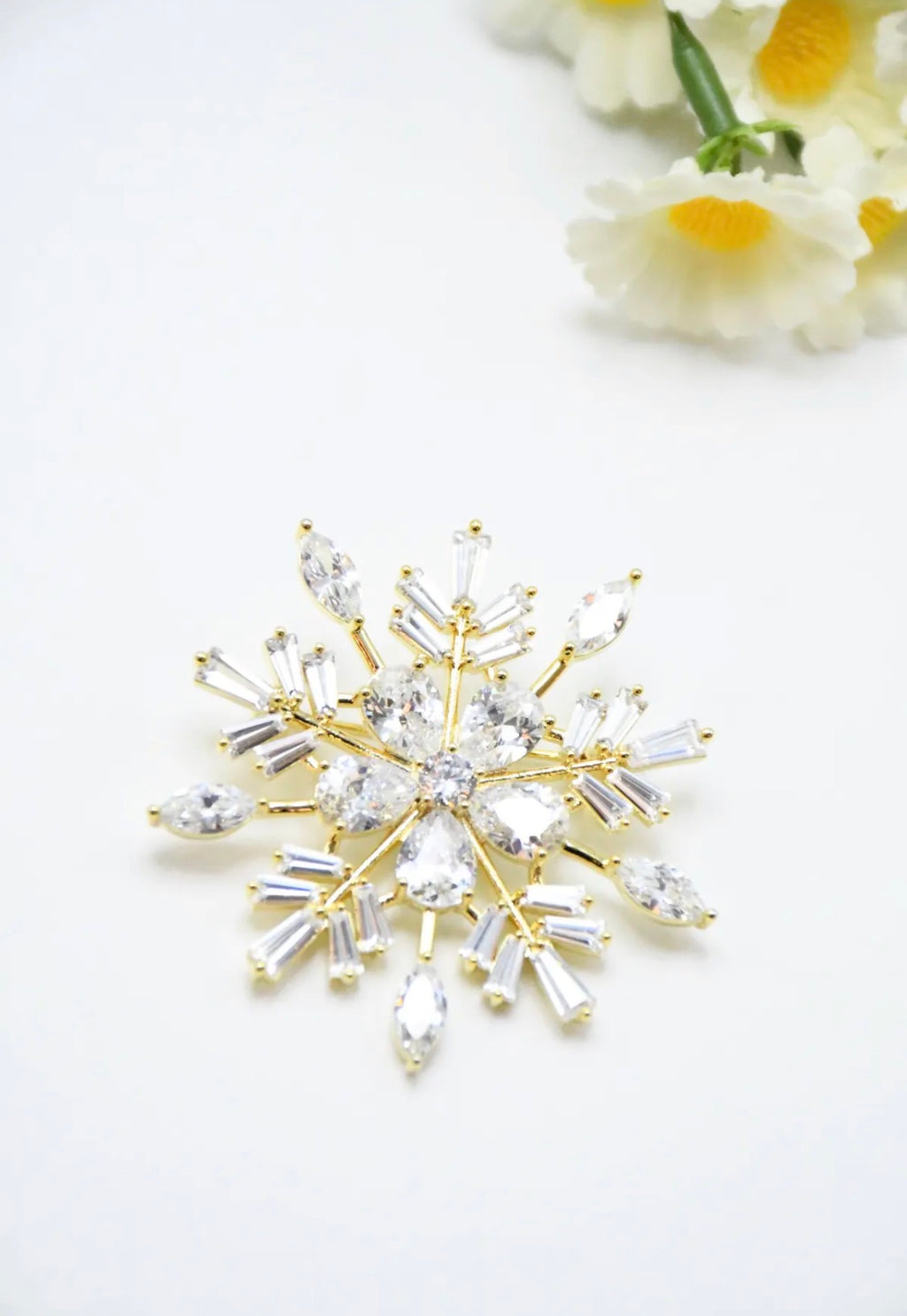 Broche Rosa — Bijou Plaqué Or en Métal