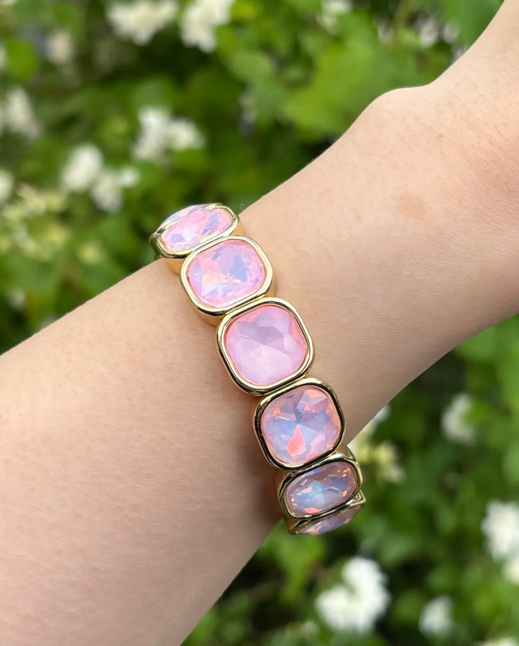 Bracelet élastique cristaux irisés multicolores monture dorée