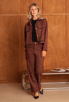 Ensemble veste et pantalon en suédine frime