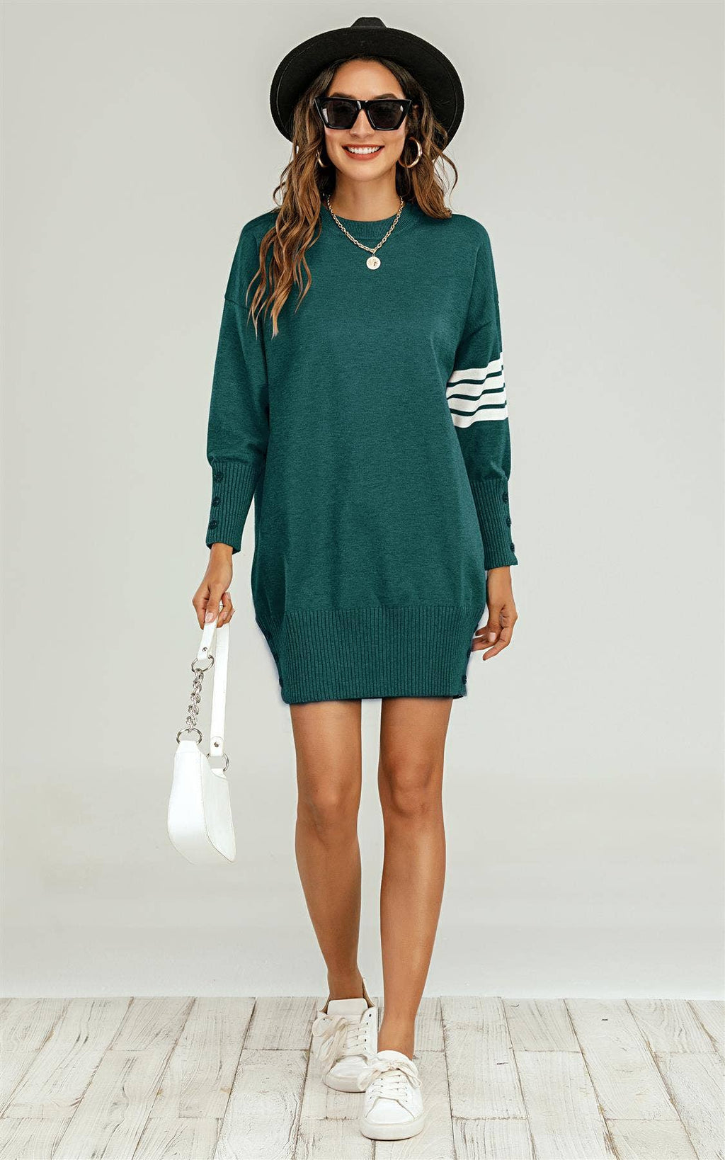 Robe pull tunique en tricot à rayures blanches en vert foncé  FS collection