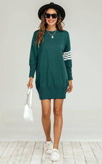 Robe pull tunique en tricot à rayures blanches en vert foncé  FS collection