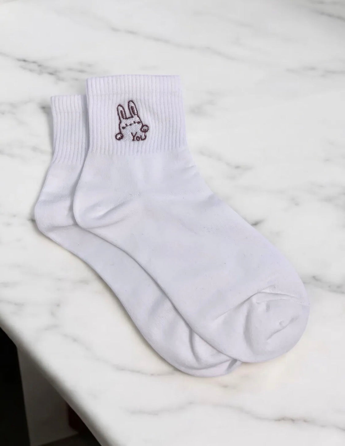 Chaussettes brodées lapin Éline l'atelier