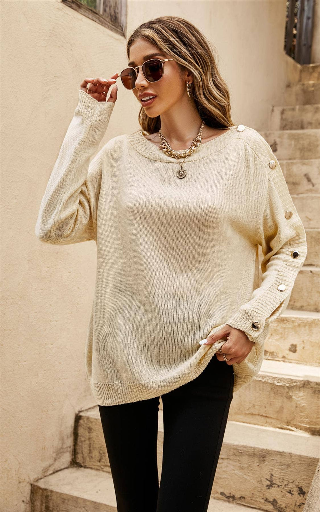 Pull confortable à boutons en beige  FS collection