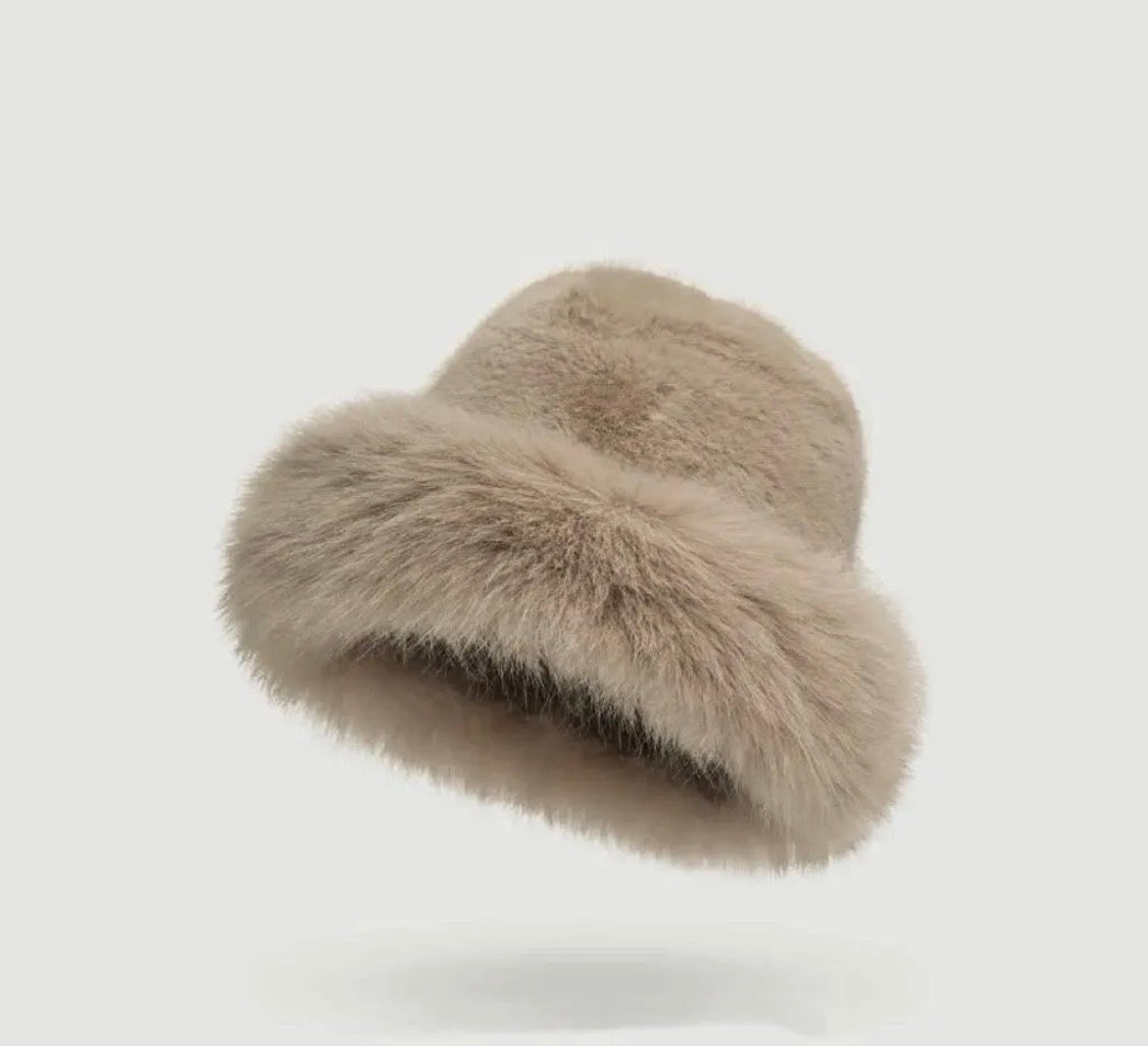Bonnet femme Lineta en fausse fourrure à revers