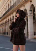Manteau femme en fausse fourrure à capuche et ceinture FRIME