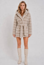 Manteau femme en fausse fourrure à capuche et ceinture FRIME