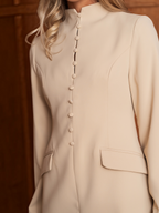 Robe BROCK FRIME beige à col montant et boutons sur le devant en polyester structuré pour un look chic