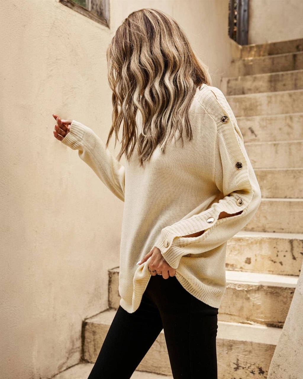 Pull confortable à boutons en beige  FS collection