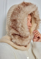 Bonnet en laine avec pompon fausse fourrure BYREN | ÉLINE L'ATELIER