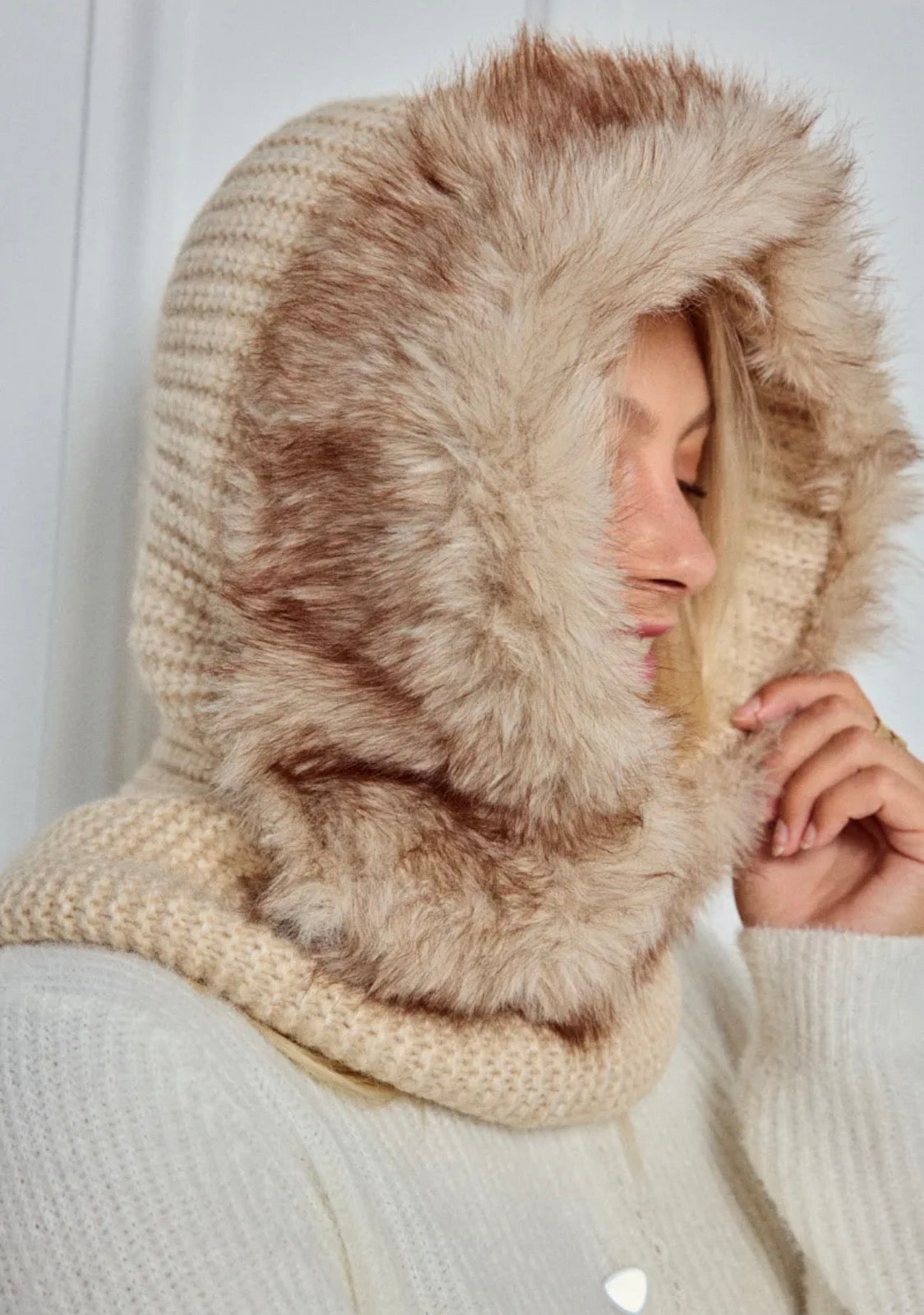 Bonnet en laine avec pompon fausse fourrure BYREN | ÉLINE L'ATELIER
