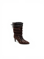 Bottes mi-mollet BROCK en velours marron froissé avec col en similicuir, lacets et talon aiguille fin.