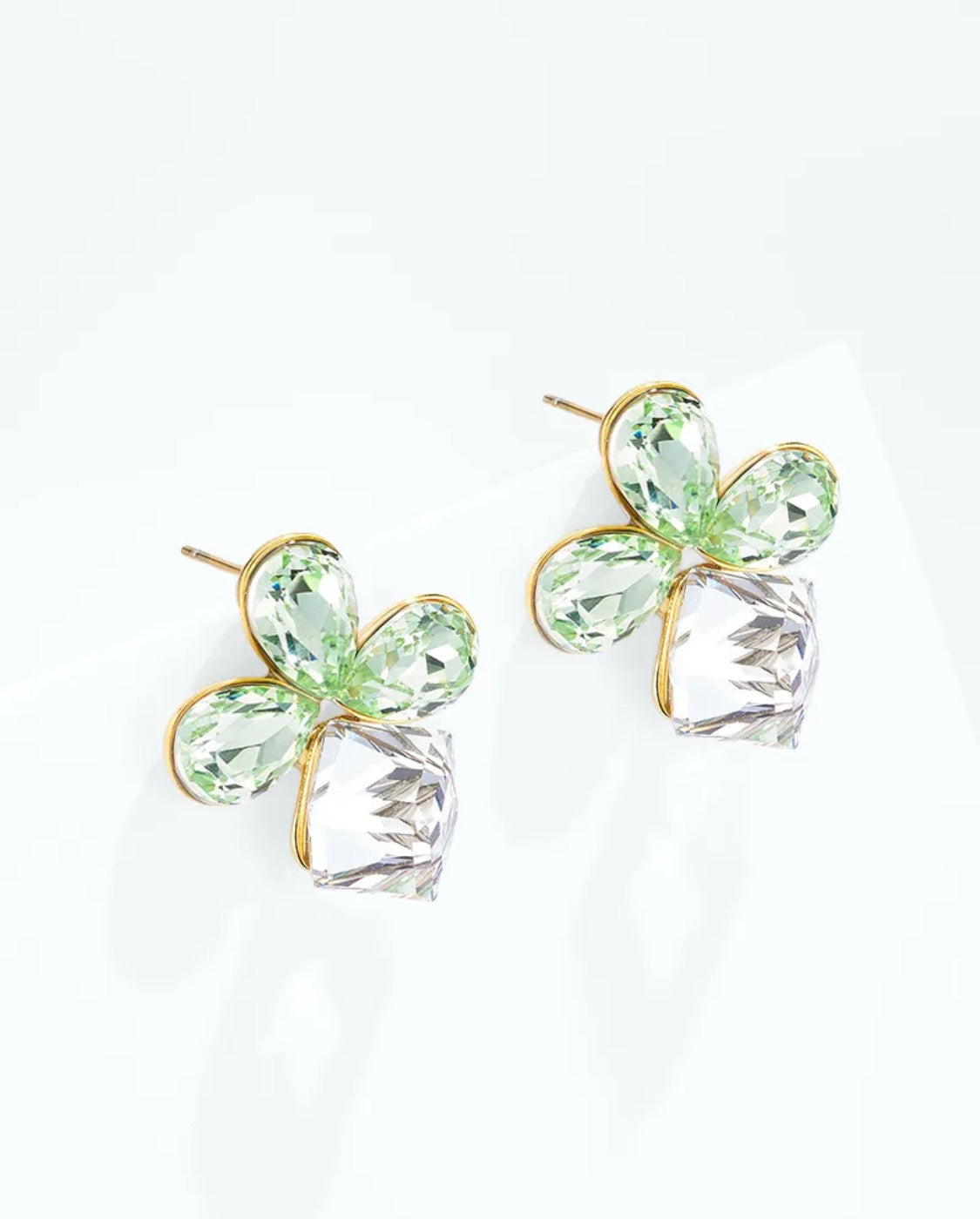 Boucles d’oreilles à motif floral vert ÉLINE L’ATELIER