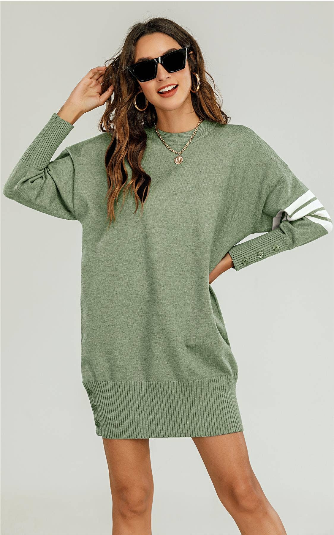 Robe pull tunique en maille à rayures blanches en olive  FS collection