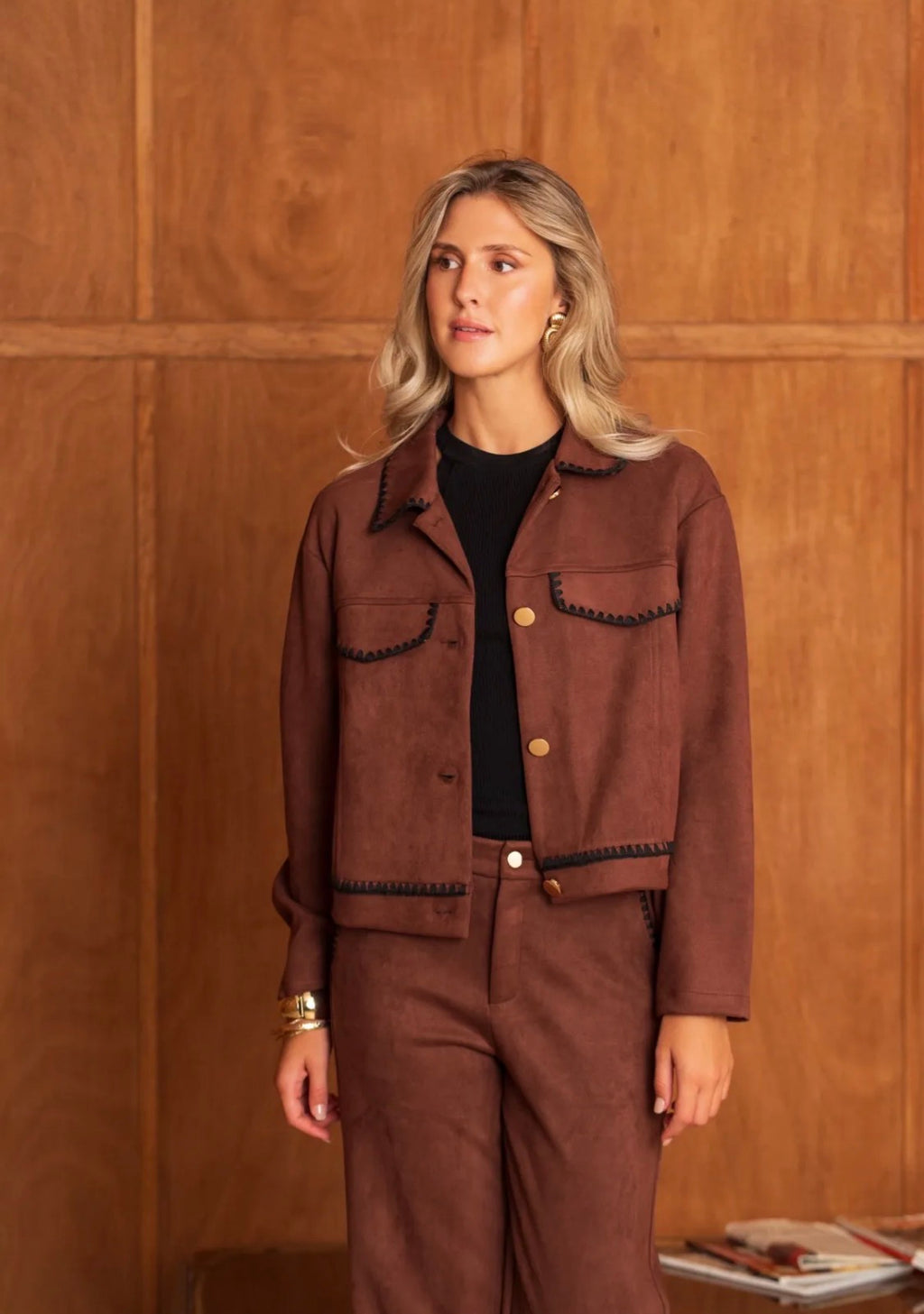 Ensemble veste et pantalon en suédine frime