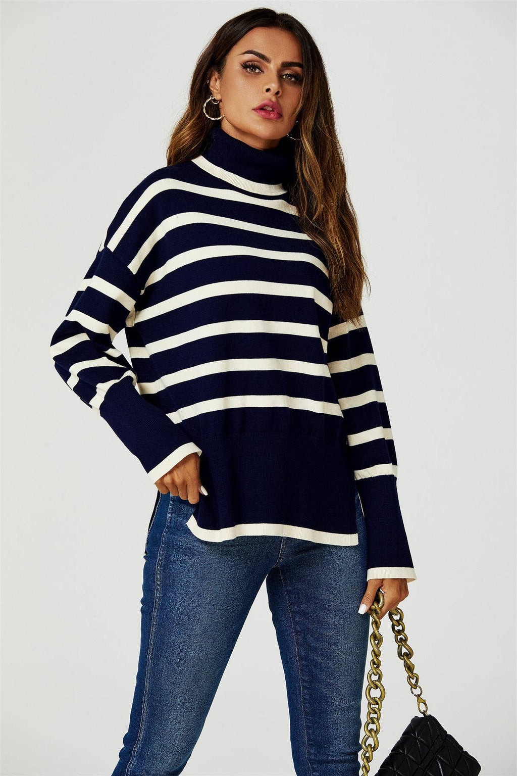 Pull à col roulé à rayures en bleu marine  FS collection
