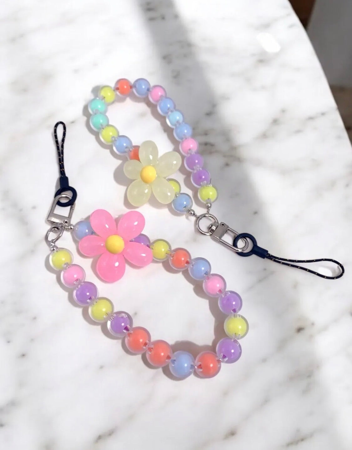 Chaîne de Téléphone Perles Fleur BYREN | ÉLINE L'ATELIER