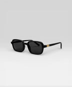 Lunettes de soleil ÉLINE L'ATELIER

Ces lunettes de soleil allient style et protection pour un look tendance en toutes circonstances. Leur design moderne s'adapte à toutes les formes de visage tout en offrant un confort optima