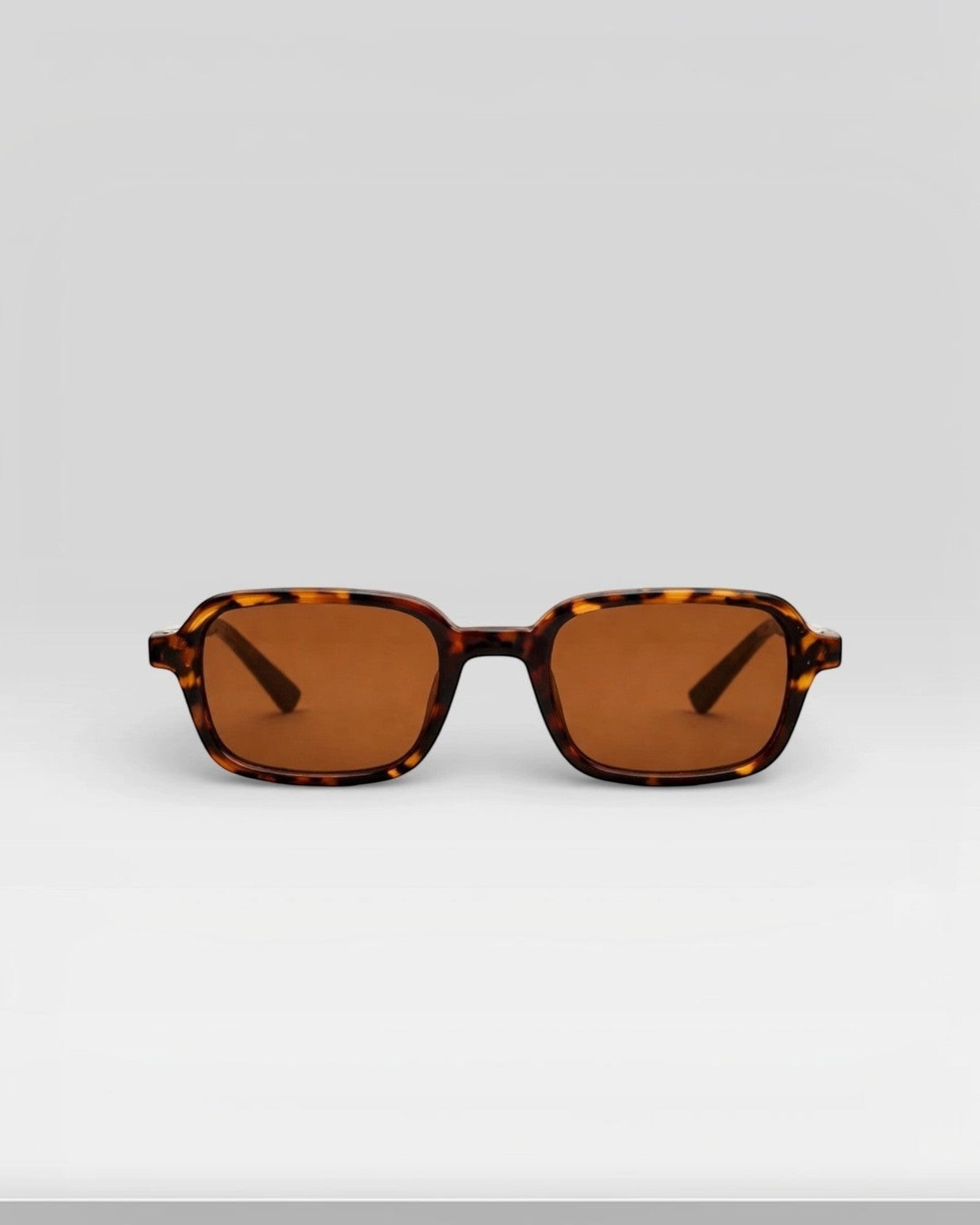 Lunettes de soleil ÉLINE L'ATELIER

Ces lunettes de soleil allient style et protection pour un look tendance en toutes circonstances. Leur design moderne s'adapte à toutes les formes de visage tout en offrant un confort optima