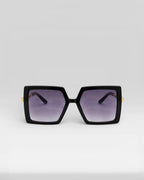 Lunettes de soleil ÉLINE L'ATELIER

Ces lunettes de soleil allient style et protection pour un look tendance en toutes circonstances. Leur design moderne s'adapte à toutes les formes de visage tout en offrant un confort optimal.