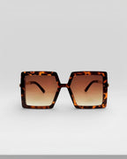 Lunettes de soleil ÉLINE L'ATELIER

Ces lunettes de soleil allient style et protection pour un look tendance en toutes circonstances. Leur design moderne s'adapte à toutes les formes de visage tout en offrant un confort optimal.