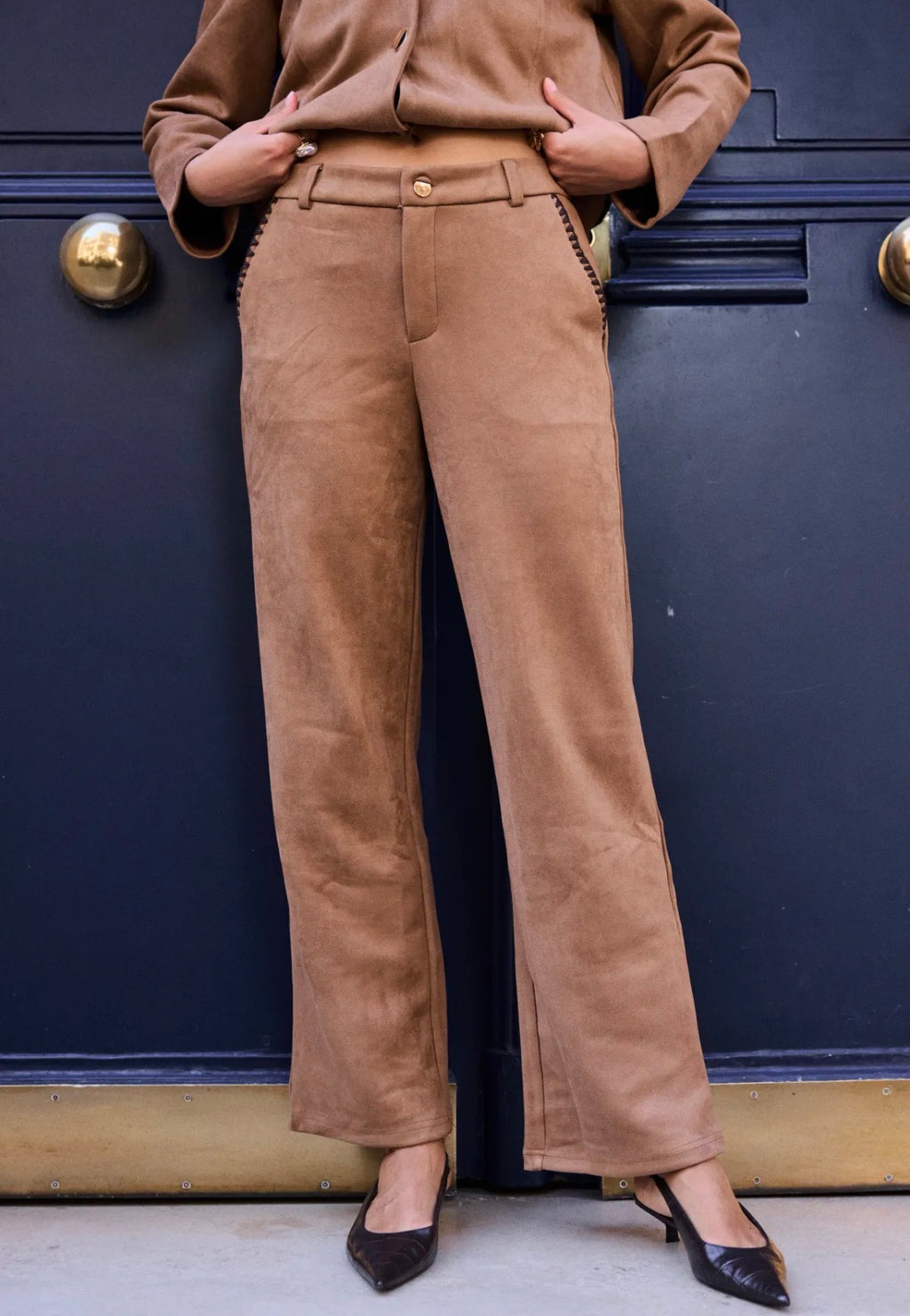 Ensemble veste et pantalon en suédine frime