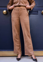 Ensemble veste et pantalon en suédine frime