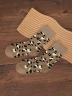 Chaussettes BROCK à motif léopard avec fils métallisés scintillants, style mi-mollet beige et noir