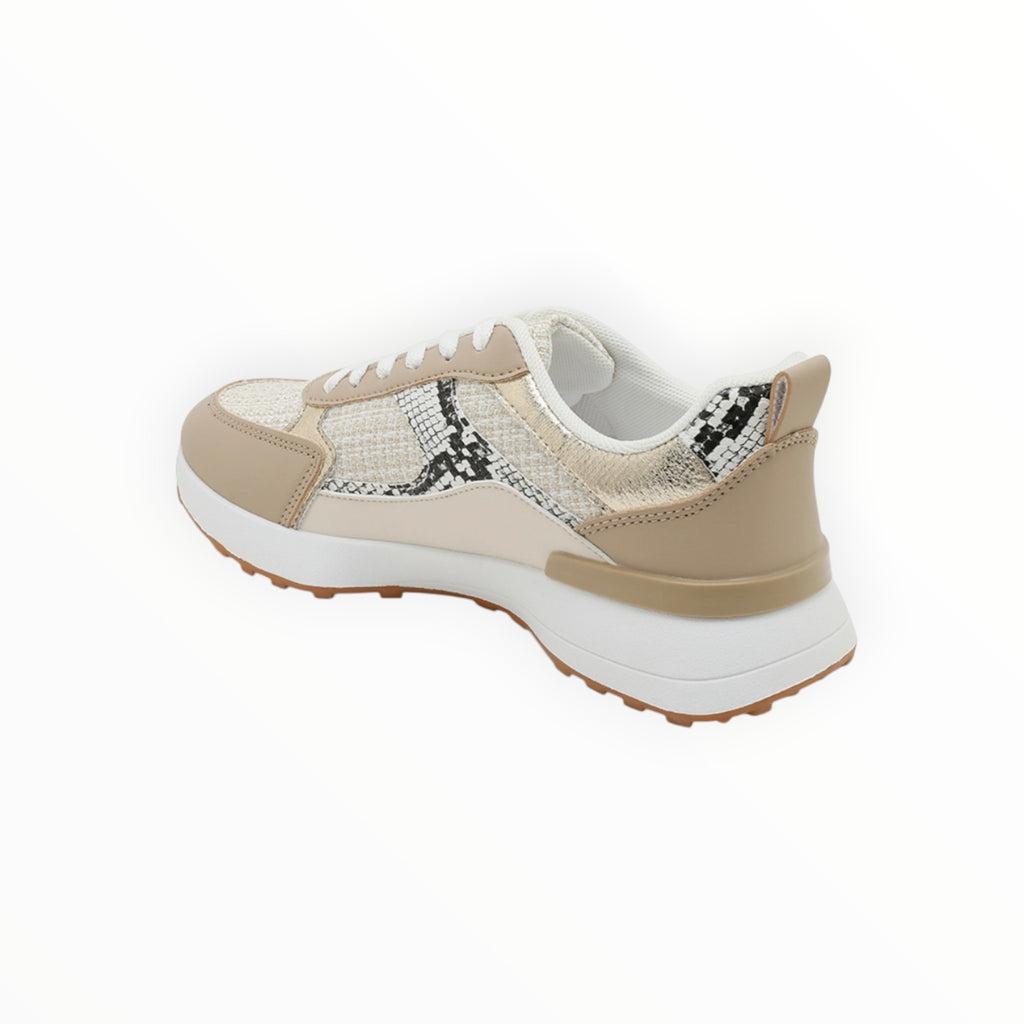 Basket tendance avec détails cousu