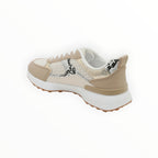 Basket tendance avec détails cousu