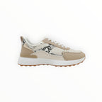 Basket tendance avec détails cousu