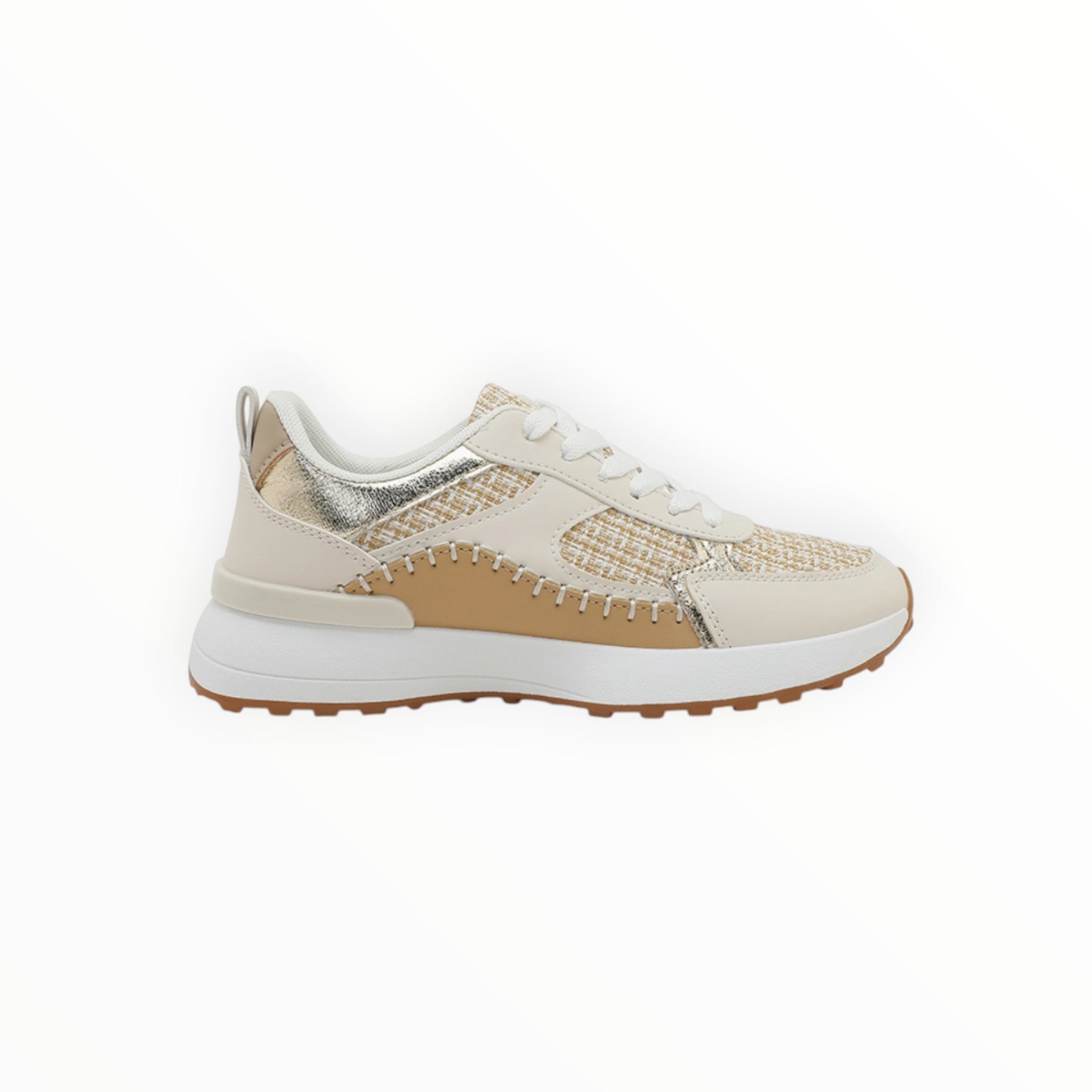 Basket tendance avec détails cousu
