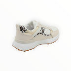 Basket tendance avec détails cousu