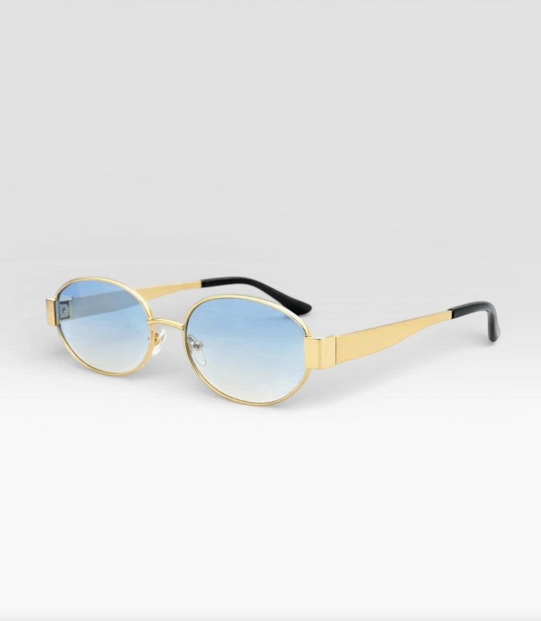 Lunettes de soleil ÉLINE L'ATELIER

Ces lunettes de soleil allient style et protection pour un look tendance en toutes circonstances. Leur design moderne s'adapte à toutes les formes de visage tout en offrant un confort optimal