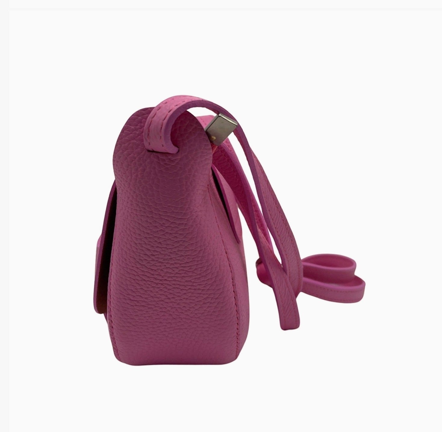 Sac Bandoulière Cuir Grainé Margot LOUISA LEE

Le sac Margot de LOUISA LEE incarne l'élégance italienne dans sa plus belle expression. Confectionné en cuir de vachette grainé avec une doublure textile soignée, il accompagne aussi bien vos journées que vos soirées avec une sophistication intemporelle.