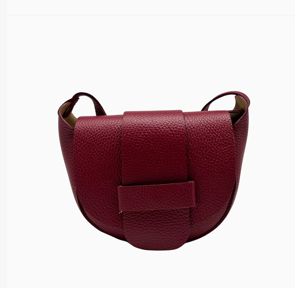 Sac Bandoulière Cuir Grainé Margot LOUISA LEE

Le sac Margot de LOUISA LEE incarne l'élégance italienne dans sa plus belle expression. Confectionné en cuir de vachette grainé avec une doublure textile soignée, il accompagne aussi bien vos journées que vos soirées avec une sophistication intemporelle.