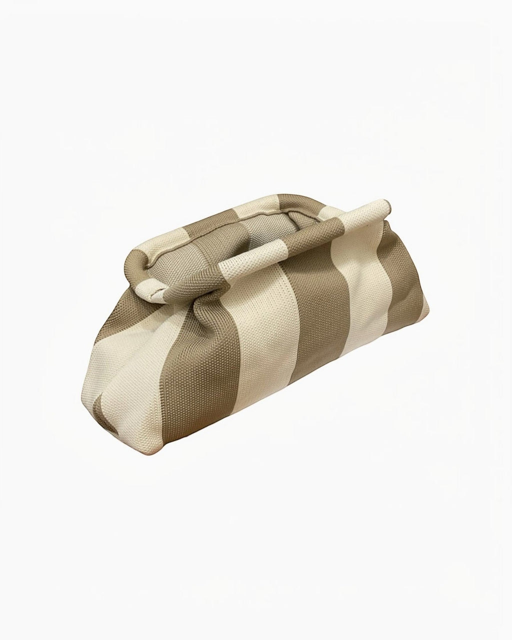 Pochette Rayures Simon LOUISA LEE

La pochette Simon de LOUISA LEE, virale sur les réseaux sociaux, allie rayures graphiques et fermeture magnétique invisible pour un accessoire aussi élégant que pratique. Portée en pochette de soirée ou en organisateur de sac, elle s'adapte à toutes vos envies.
