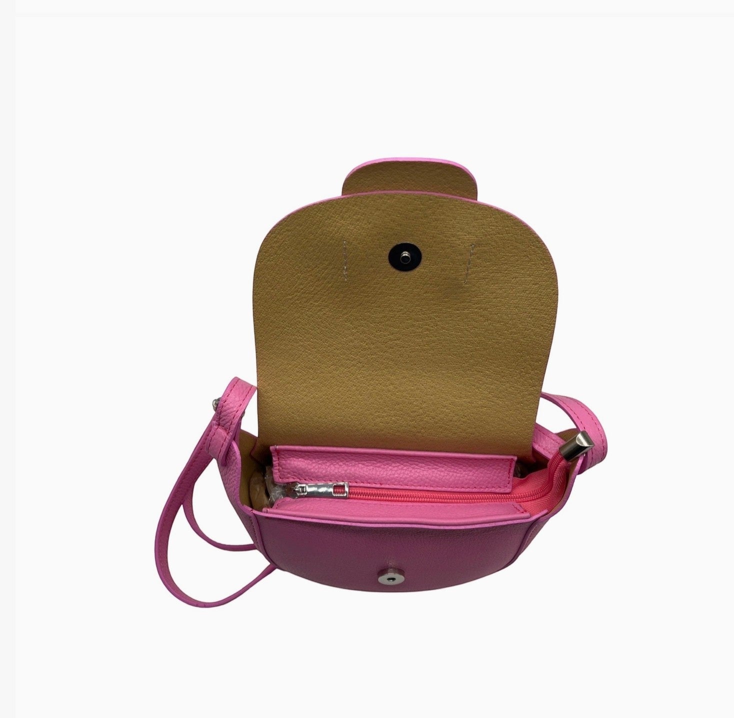 Sac Bandoulière Cuir Grainé Margot LOUISA LEE

Le sac Margot de LOUISA LEE incarne l'élégance italienne dans sa plus belle expression. Confectionné en cuir de vachette grainé avec une doublure textile soignée, il accompagne aussi bien vos journées que vos soirées avec une sophistication intemporelle.