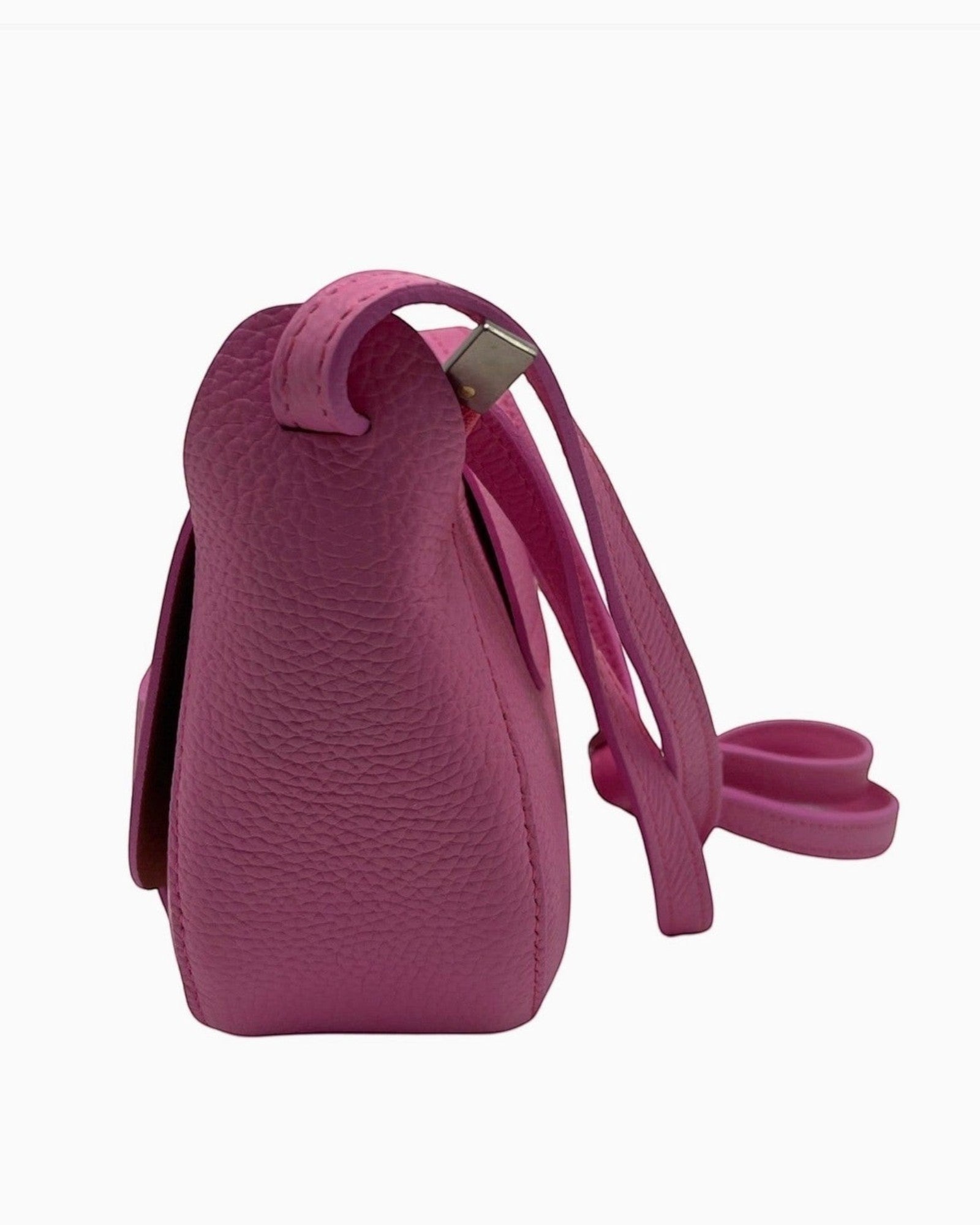 Sac Bandoulière Cuir Grainé Margot LOUISA LEE

Le sac Margot de LOUISA LEE incarne l'élégance italienne dans sa plus belle expression. Confectionné en cuir de vachette grainé avec une doublure textile soignée, il accompagne aussi bien vos journées que vos soirées avec une sophistication intemporelle.