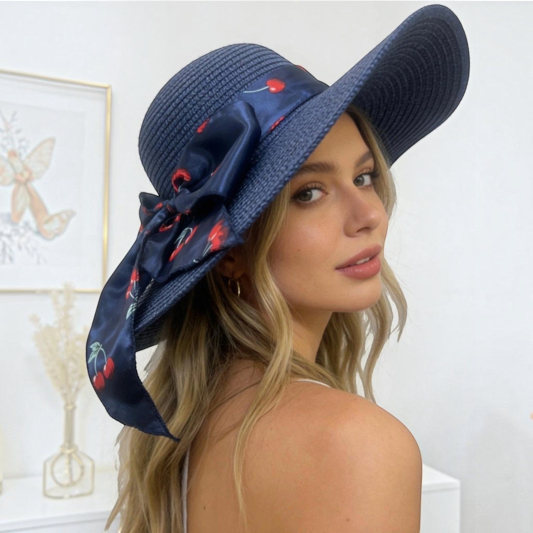 Chapeau avec ruban motif cerise