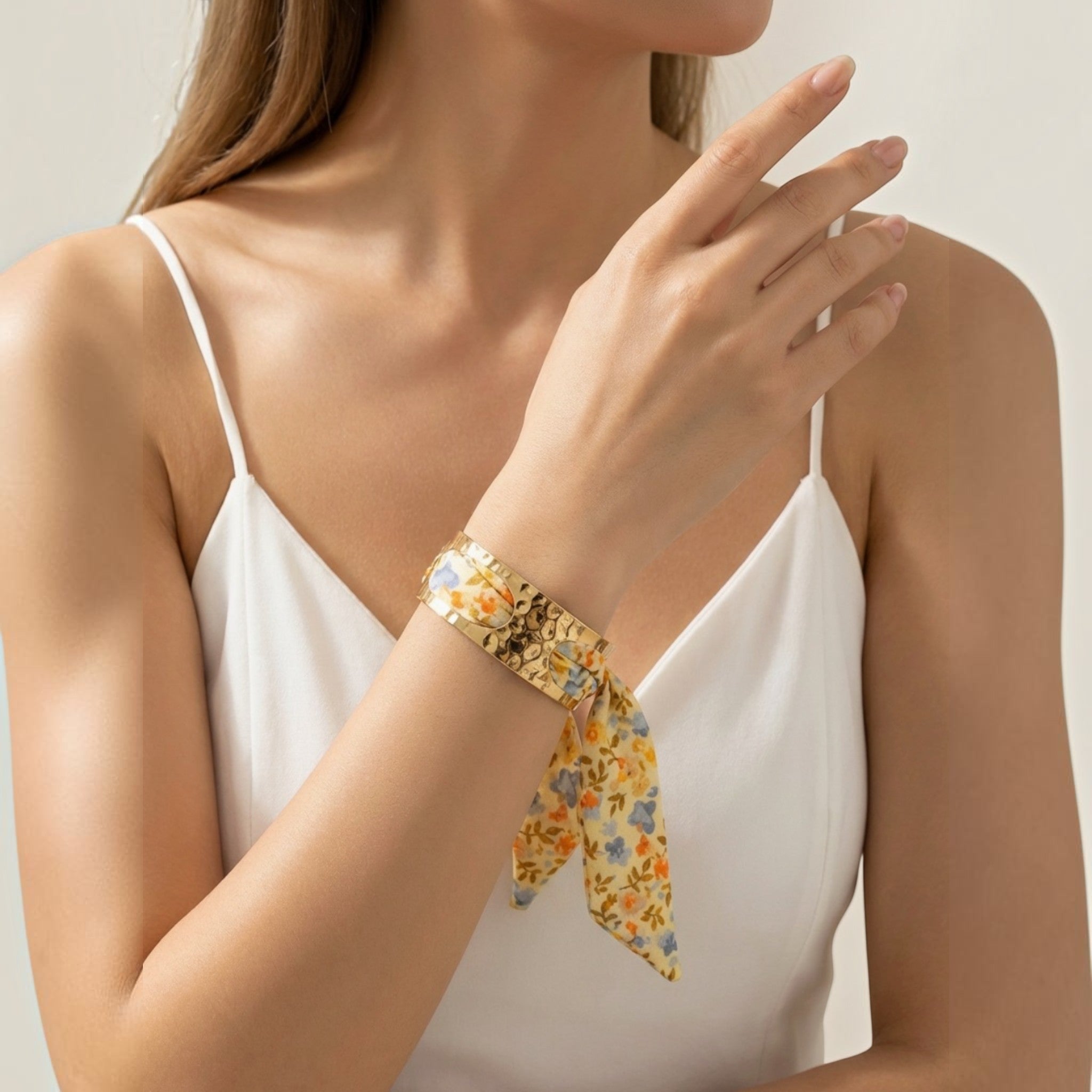 Bracelet Jonc Acier Inoxydable avec Foulard BYREN | ÉLINE L'ATELIER