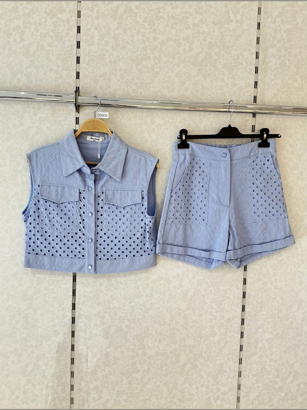 Ensemble top sans manches et short en lin ajouré MISS CHARM