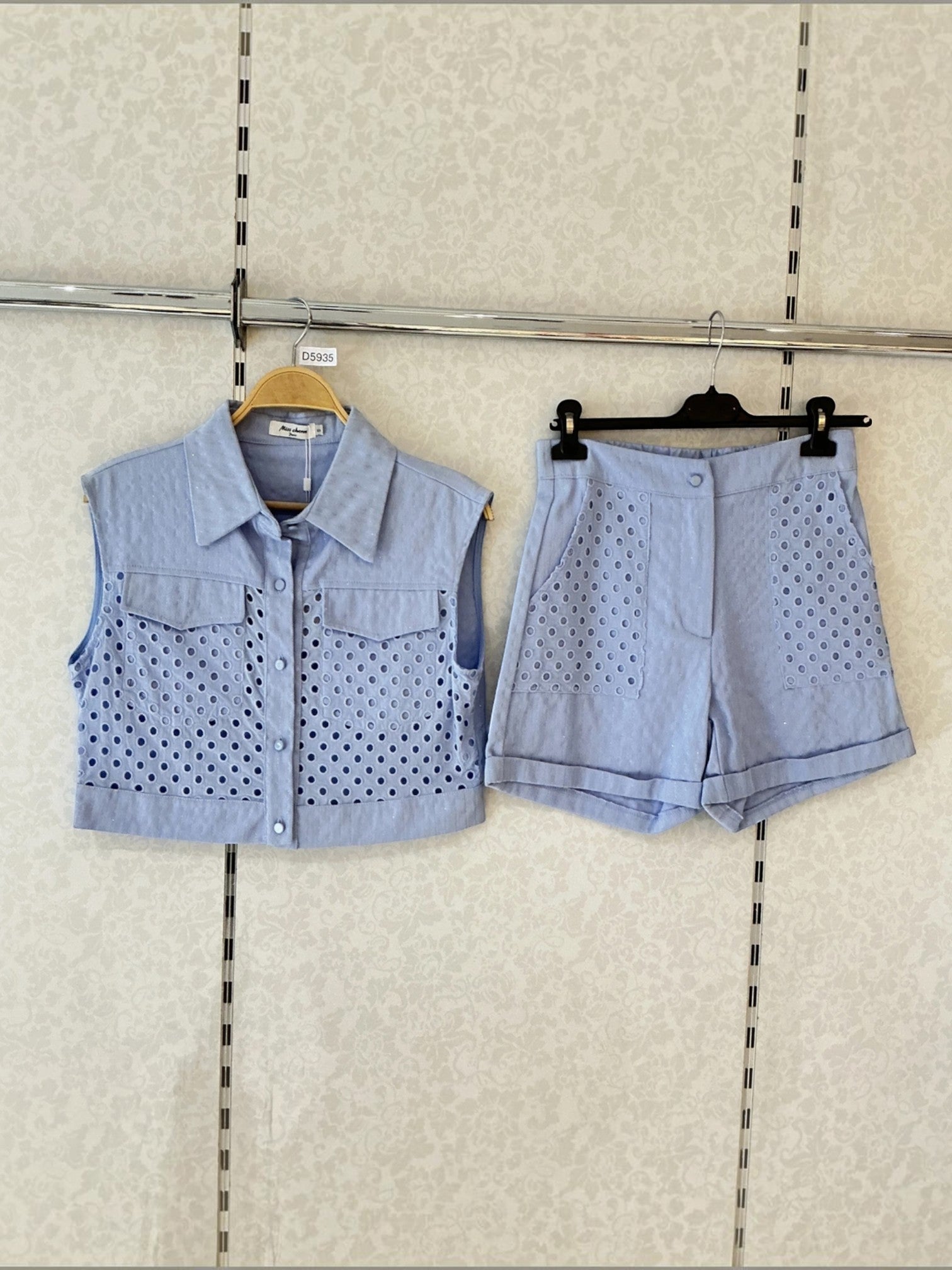 Ensemble top sans manches et short en lin ajouré MISS CHARM