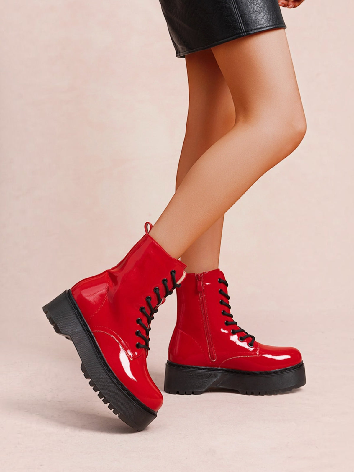 Bottines Noires Vernies à Plateforme  LADY GLORY