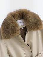 Manteau mi-long BROCK en similicuir beige avec col en fausse fourrure marron et doublure chaude
