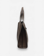 Sac cabas marron BROCK BESTINI avec surpiqûres, fermeture zippée et anses pour porté épaule ou bandoulière
