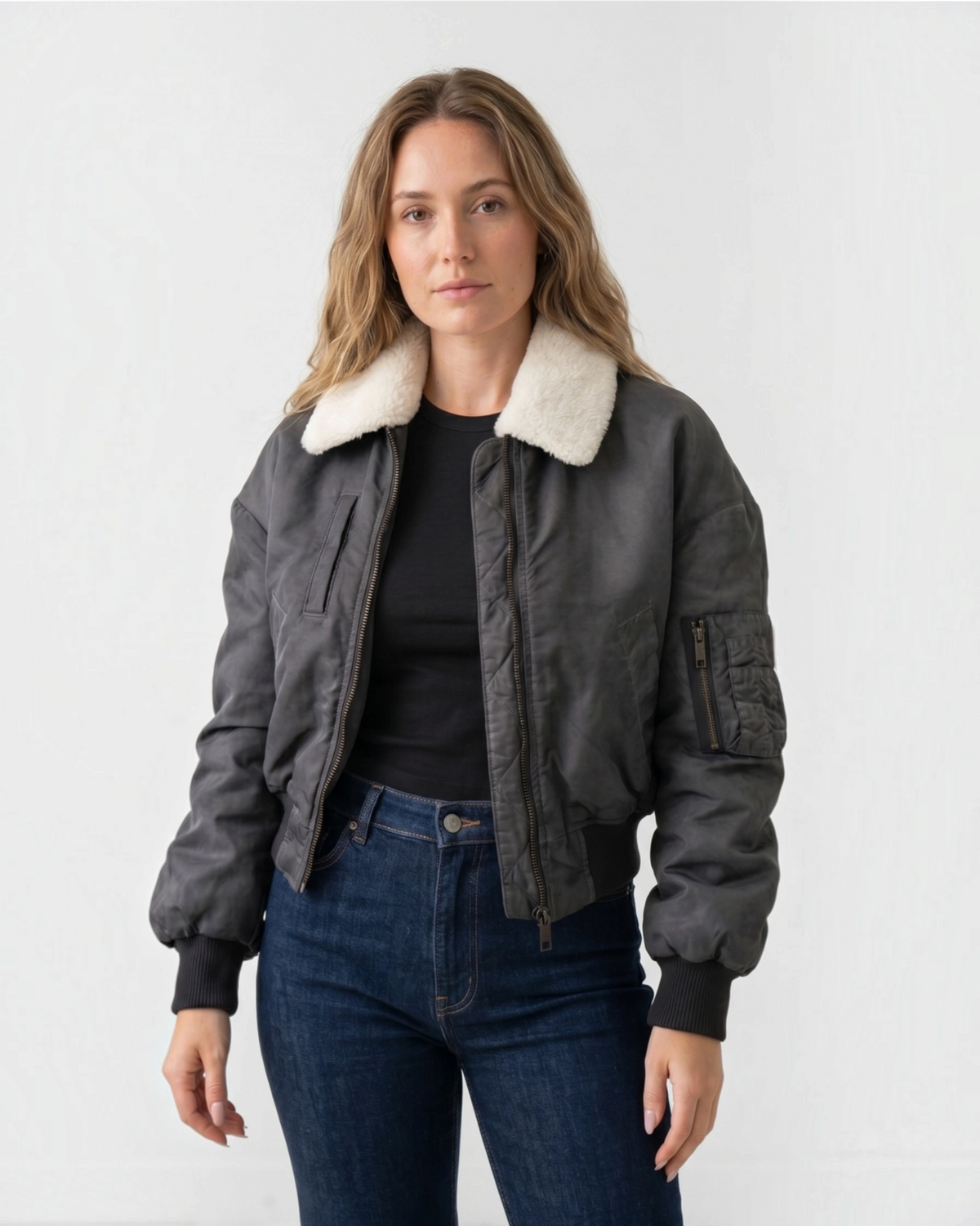 Veste aviateur courte BROCK gris anthracite avec col effet mouton blanc et manches oversize zippées