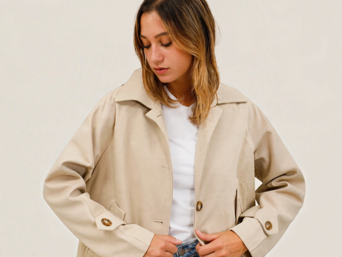 Veste courte à col chemise et poches à rabat ATTRAIT PARIS